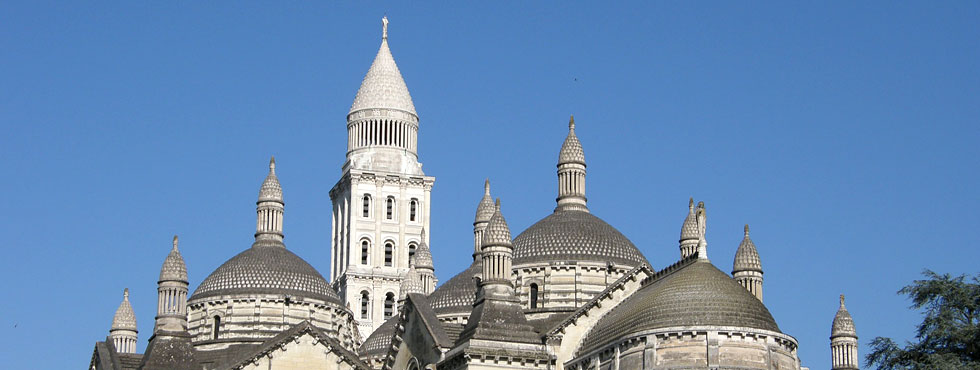 Clocher, coupoles et clochetons de la cathédrale Saint-Front